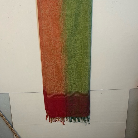 Multicolored woven fringe scarf. - Picture 1 of 2